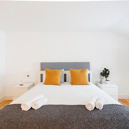 Suite In Cozy Apartment In Chiado In Shared House 리스본 외부 사진