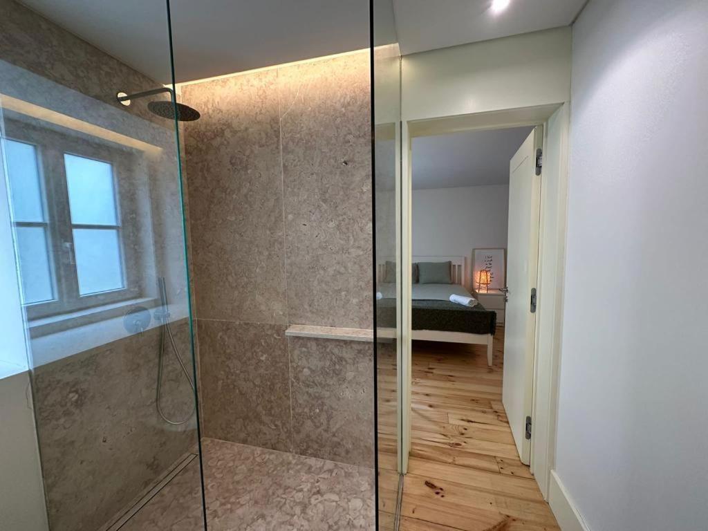 Suite In Cozy Apartment In Chiado In Shared House 리스본 외부 사진
